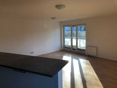 Renovierte 3,5-Zimmer-Wohnung mit Balkon und Einbauküche in Bochum