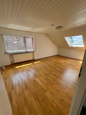 Schöne 3-Zimmer-Dachgeschosswohnung in Karlsruhe-Knielingen