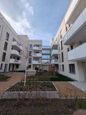 Neubau Erstbezug 3-Zimmer-Wohnung mit schöner privater Terrasse