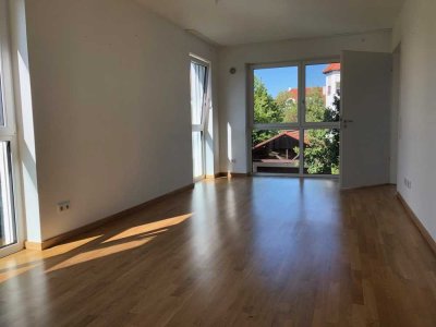 Helle 2-Zimmer-Wohnung mit Wintergarten