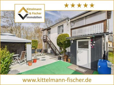 OASE IM GRÜNEN! KOMPLETT SANIERTES EINFAMILIENHAUS MIT ANLIEGERWOHNUNGEN UND 718 QM-GRUNDSTÜCK!