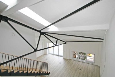Einzigartige Loft-Wohnung mit Galerie und Balkon (Erstbezug nach Kernsanierung) in Landsberg a.L.