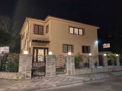 Perfekt gelegenes 3-Familienhaus im grünen Rudow