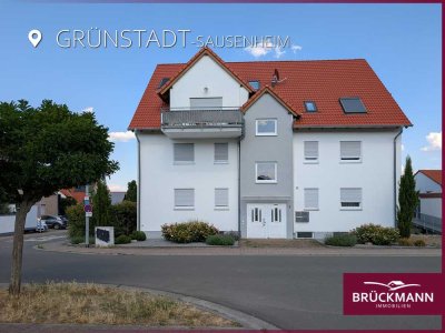 DG-Maisonette-Wohnung mit 2 großen Balkonen & traumhafter Aussicht!