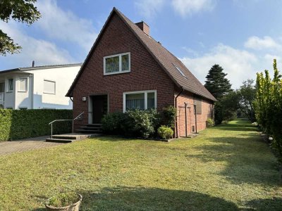 Großzügiges Einfamilienhaus 
mit Vollkeller und Garage