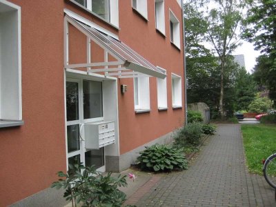 Wunderschöne 2025 modernisierte 3-Zimmer Whg. mit EBK und großem Balkon - in HH-Iserbrook