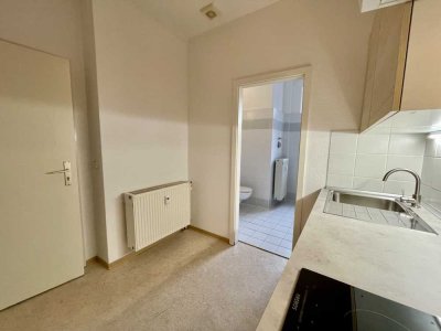 Hochparterre-Wohnung 1 Zimmer , Nähe ZF, Klinikum und THB