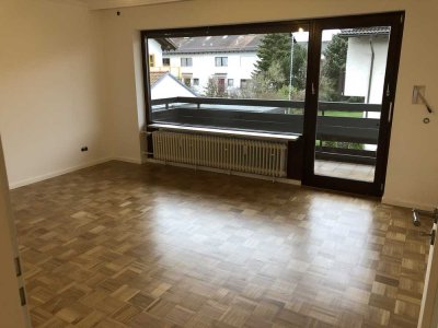 Modernisierte 3-Zimmer-Wohnung mit 2 Balkonen und EBK in Gauting
