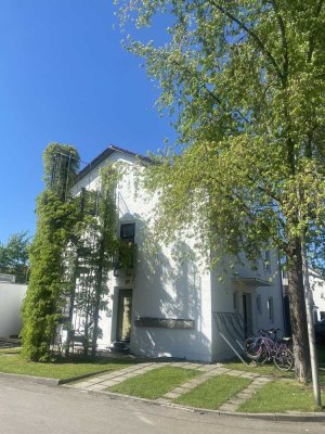 Großzügige, schöne Dachgeschosswohnung in ruhiger Lage