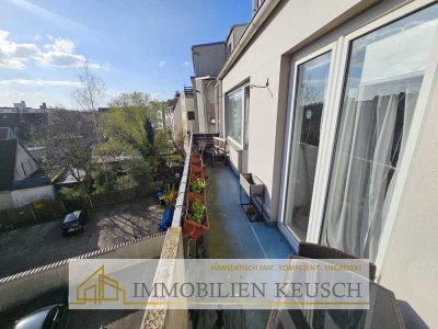 3-Zimmer-Wohnung in zentraler Lage von Bremerhaven, großer Balkon +2 Stellplätze im Innenhof möglich