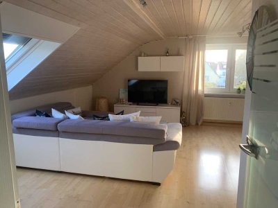 Schöne helle 3-Zimmer-Dachgeschosswohnung mit Tageslichtbad in Viernheim