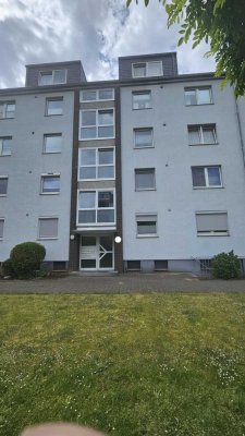 Stilvolle 3-Zimmer-Wohnung mit Balkon und Stellplatz in Monheim am Rhein