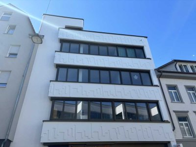 Stadtdomizil der Extraklasse 
- Neuwertige 3,5-Zimmer-Wohnung in RV-Zentrum