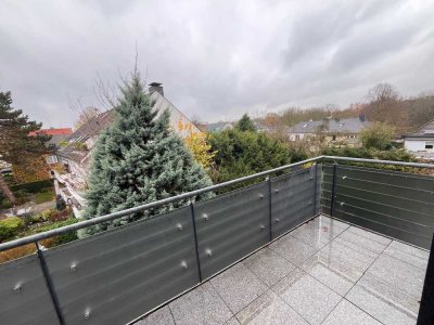 Dortmund Gartenstadt! Charmante 2,5 Zimmer 80m² DG Wohnung mit EBK und Balkon !