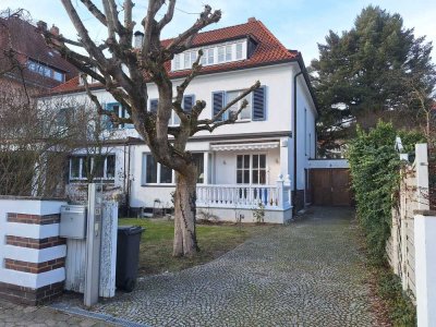 Repräsentative Doppelhaushälfte/ Villa mit 10 Zimmern in Hannovers Südstadt