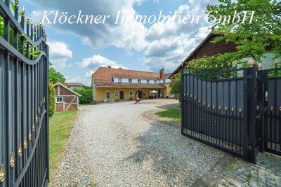 St. Ingbert Süd! Luxuriöses Hofanwesen mit Park und Pool!