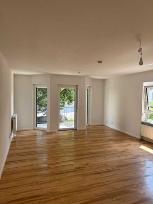 Erstbezug nach Revonierung- stilvolle 3-Zimmer Wohnung mit Südbalkon