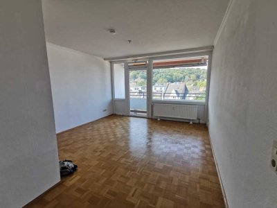 Stilvolles, lichtdurchflutete 1-Zimmer-Apartment mit Balkon und EBK in Bonn