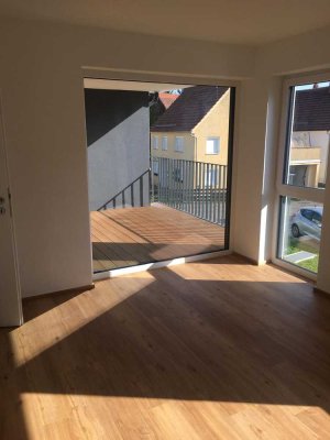 Neuwertige 3-Zimmer-Wohnung mit Loggia und Tiefgarage in Memmingen-Amendingen