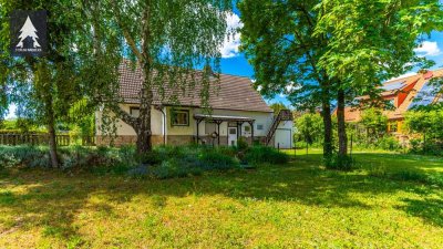 Solides Einfamilienhaus mit großzügigem Grundstück in ruhiger Wohnlage
