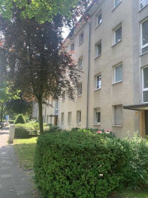 Ansprechende helle sanierte 2,5 Zimmer ETW mit großzügiger Küche in Mörsenbroich