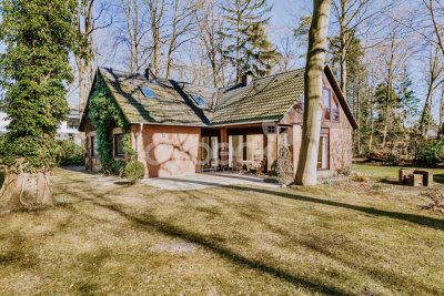 Einfamilienhaus mit parkartigem Grundstück in bevorzugter Lage Adendorfs.
