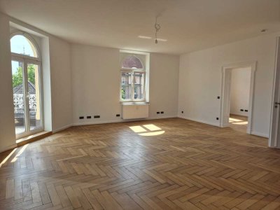 Juwel im Zentrum + + traumhafte 2-Zimmer-Altbauwohnung am alten Sendlinger Tor + +