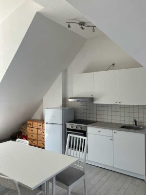 Möbilierte 1 Zimmer Wohnung mit 2 Balkonen, Zwischenmiete 01.07. - 31.12.