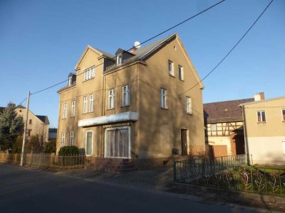 Grosszügiges sanierungsbed. EFH mit viel Nebengelass in Glauchauer Randlage (Niederlungwitz)