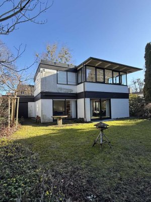 Raum für Ideen, Platz für Ihre Familie – Architektenhaus in guter Lage von München-Bogenhausen