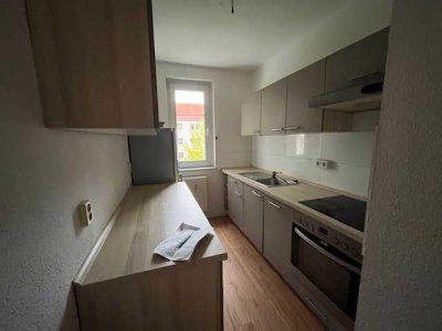 All incl. Studentenangebot- 2-Zimmer-WG-Wohnung mit EBK, sofort bezugsfertig!