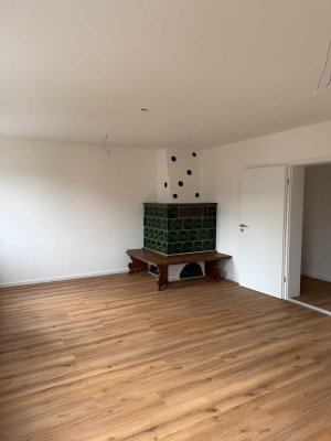 Hochwertig renovierte 3-Zimmer-Wohnung mit Balkon