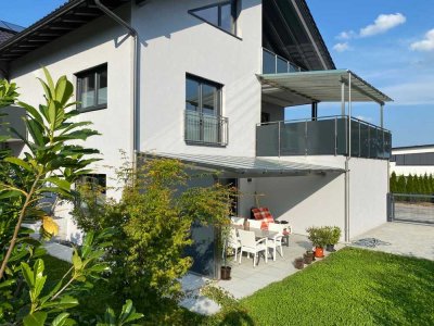 Modernes Haus im Chiemgau sucht Kapitalanleger oder Familie zum Einzug mit Büro-/Praxisfläche