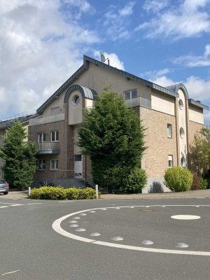 2,5-Zimmer-Penthouse-Wohnung mit 2 Balkonen, EBK und Tiefgarage in Erkelenz