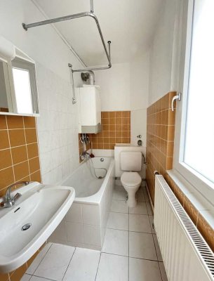 Modernisierte 2-Raum-Wohnung mit Einbauküche in Hannover