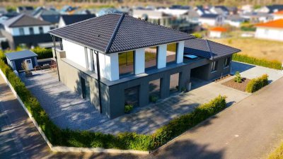 Exquisites Wohnhaus mit Einliegerwohnung am Golfplatz