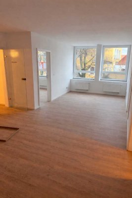 Erstbezug nach Sanierung: 3-Zi.-Wohnung im 4. OG mit Aufzug in Landshut