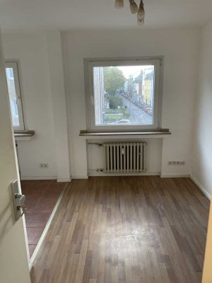 Renovierte 1-Zimmer-Wohnung im 1. OG in Köln-Mülheim