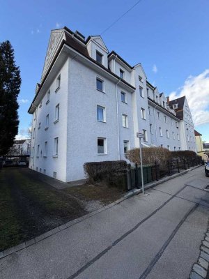 Grünwald | Helle 2-Zimmer-Wohnung mit Balkon in attraktiver Lage in Pfersee