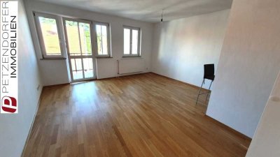 3-Zi. Mitten in der Altstadt * EBK * Parkett * Balkon