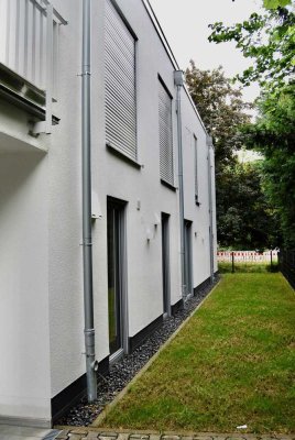 Exklulsive und moderne 3 Zimmer Wohnung  mit Terrasse und Küche - Erstbezug -barrierefrei