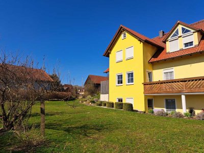 Wir haben Ihr Zuhause! Ruhig gelegene, sehr gepflegte 2,5 Zimmer Wohnung in Plösen/ Gollenbach!