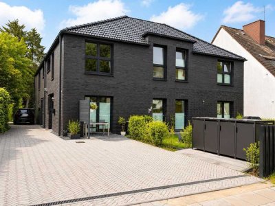 Neuwertige Doppelhaushälfte in Hamburg-Oldenfelde | 157 m² · 6 Zimmer · Südwest-Garten