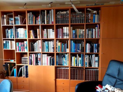 Geschmackvolle, vollst. renovierte 2-Zimmer-Erdgeschosswohnung mit geh. Innenausstattung mit EBK