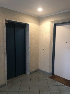 Renovierte 2 Zimmer- Wohnung im Musikviertel , Wannenbad, Balkon, mit dem Lift ins 6.OG