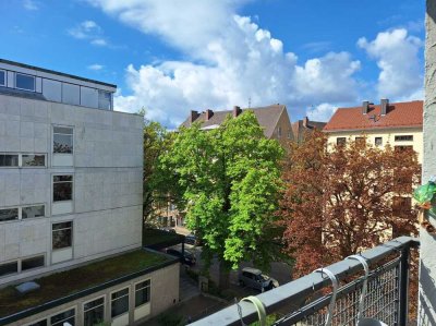 Moderne 4 Zimmer-Wohnung inkl. Einbauküche und Balkon im Zentrum von Augsburg