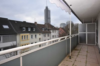Helle 2- Raum Dachgeschosswohnung, ca. 61m² mit Balkon, Nähe Stadtgarten