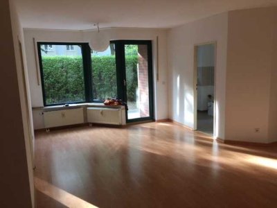 Ruhige 2-Zimmer-EG-Wohnung am Brüser Berg - eigener Garten, Einbauküche