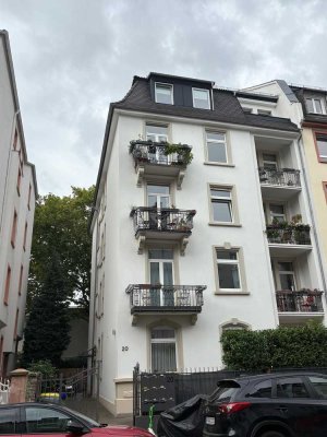 Sanierte 3-Zimmer Altbauwohnung mit großem Garten zu verkaufen!