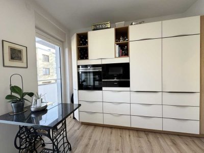 Sie hat ALLES! Traumwohnung mit 2 Balkonen, Kamin und Stellplatz - Verfügbar!